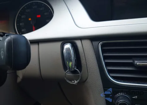 2011 Audi A4 2.0T Premium из США, поврежденный, VIN WAUBFAFL7BN005312